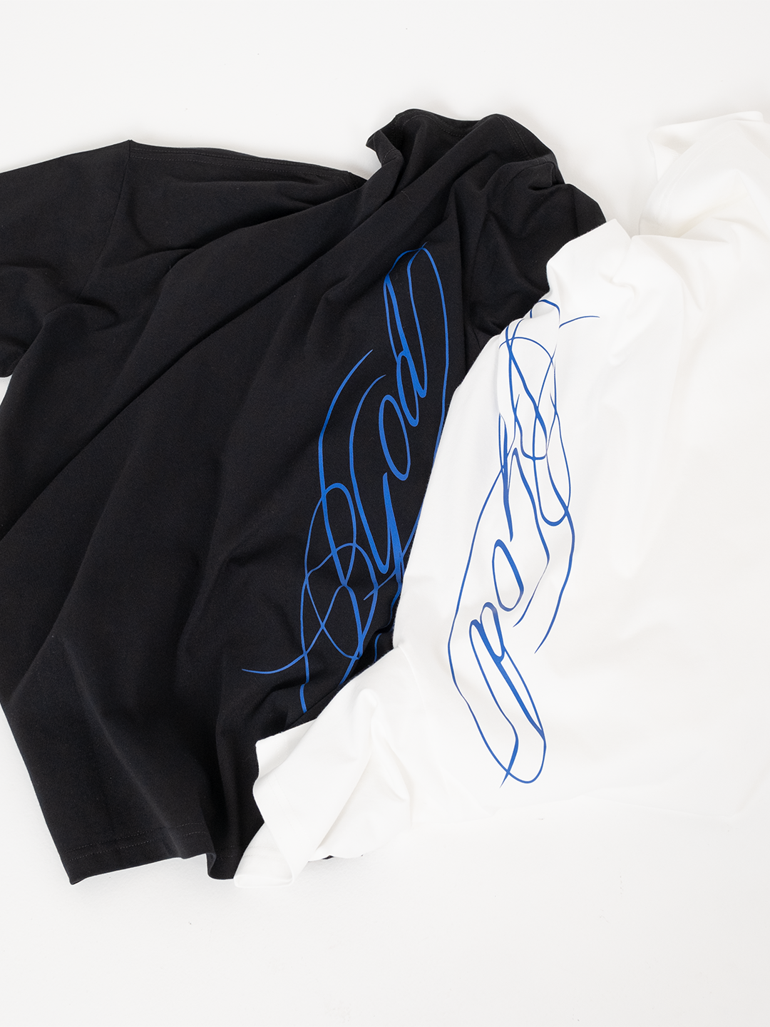 SIGNATURE TEE